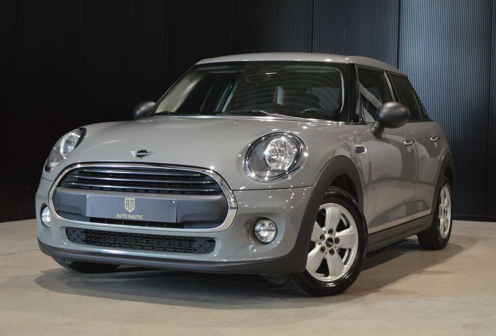 MINI 1.5i - 5 Doors - Automatic airco - Connected XL