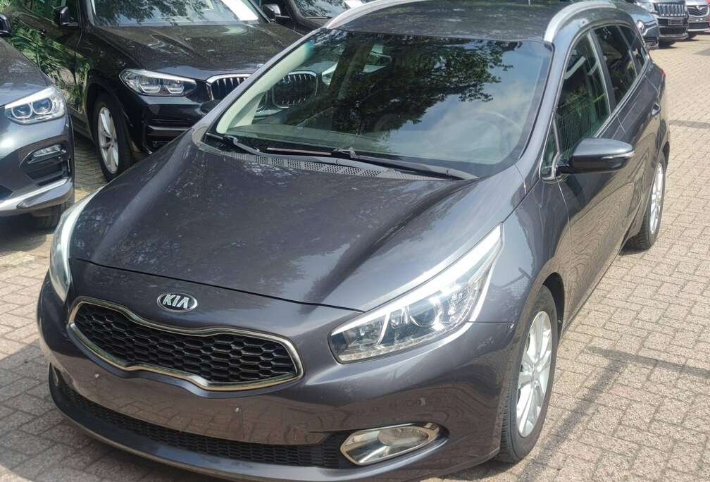 Kia Cee\'d SW 1.4i Mind !!!  66000 KM / NIEUWSTAAT !!!