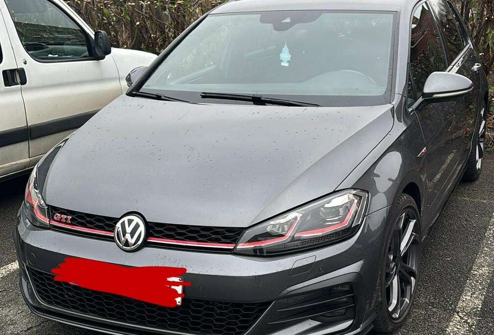 Volkswagen Golf 2.0 TSI Performance DSG