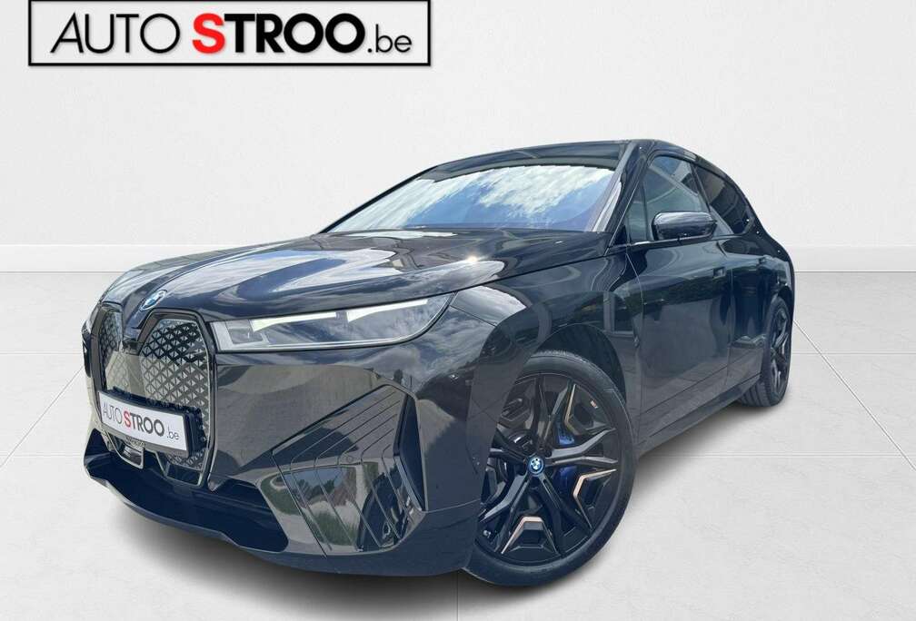 BMW xDrive40 M SPORT | PANO | sky lounge | BLACKPACK |