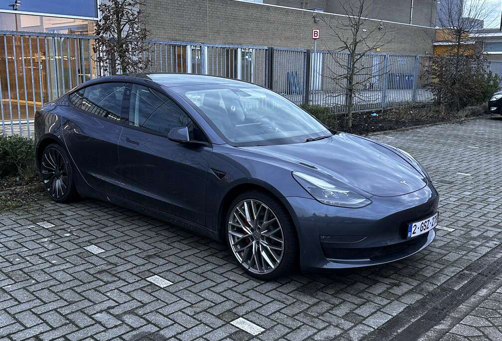 Tesla Model 3 Langstreckenbatt. Allradantrieb Dual Motor Performance