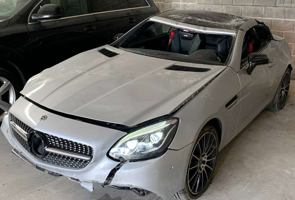 Mercedes-Benz SLC 180 ACCIDENTÉE / MOTEUR DÉMARRE / NON DÉCLARÉ ASSURANCE / ACCIDENT-DAMAGED / ENGINE STARTS /NOT REPORTED TO INSURANCE