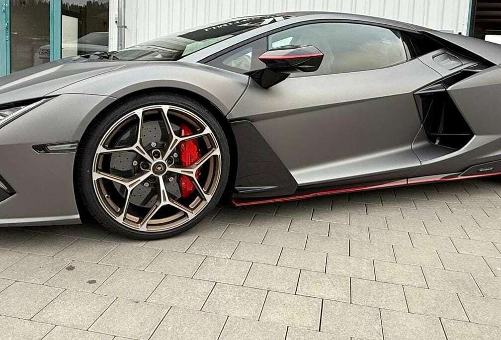 Lamborghini Revuelto PHEV 6.5i V12