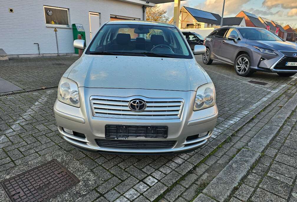 Toyota 1.8i VVT-i 16v Linea Luna