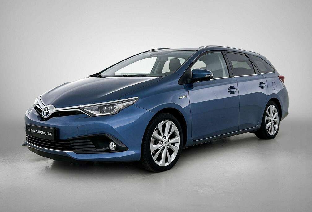 Toyota Touring Sports 1.8 VVT-i Hybrid CVT Business