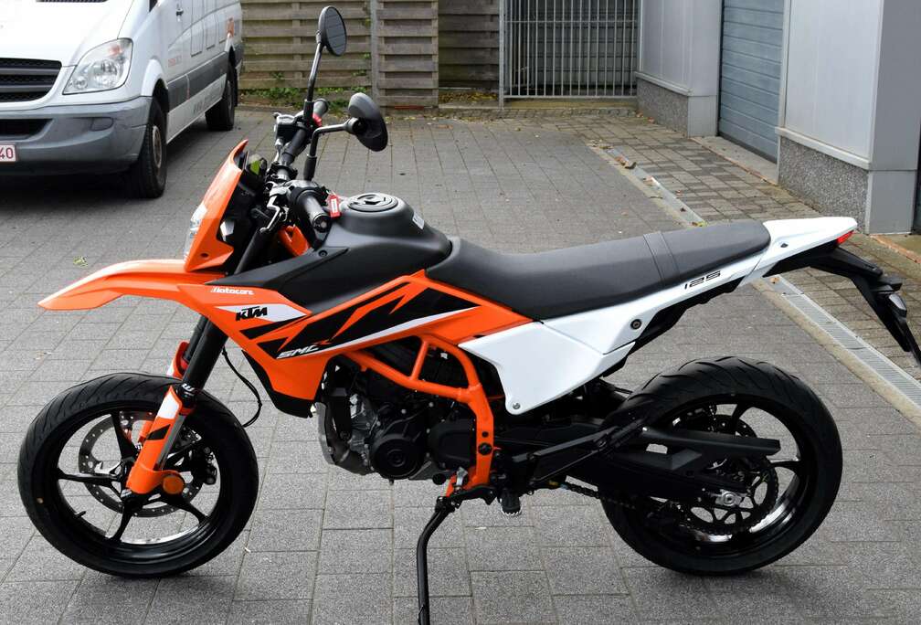 SMC R
