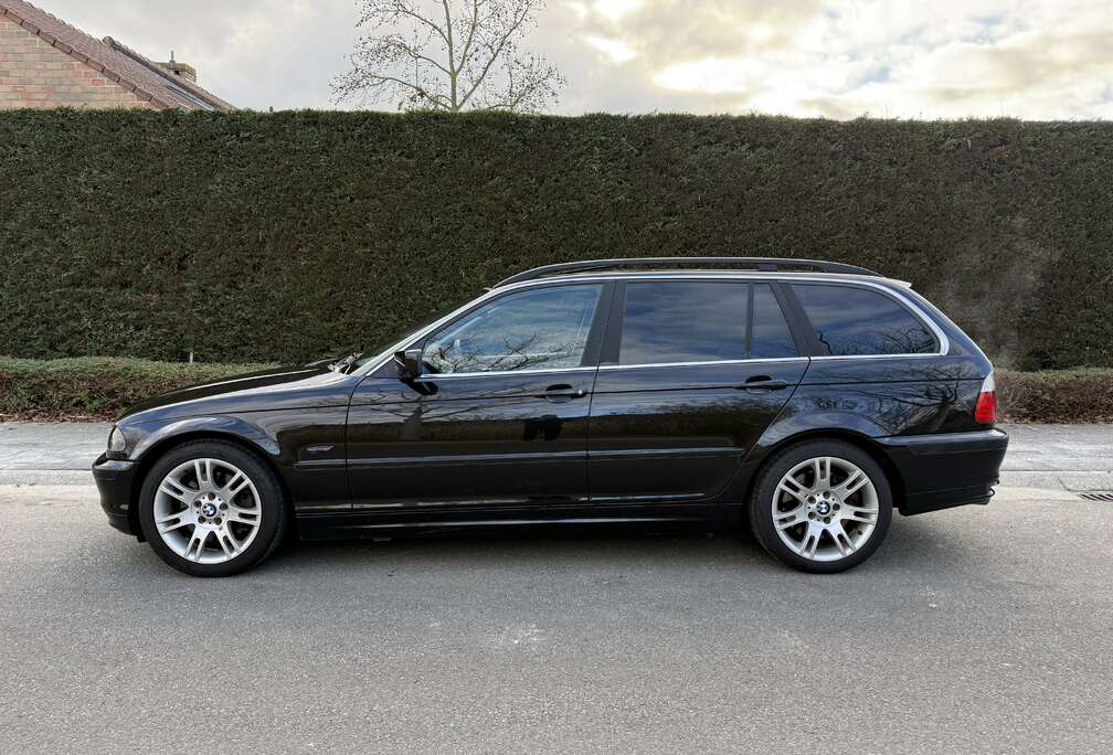 BMW 330i touring