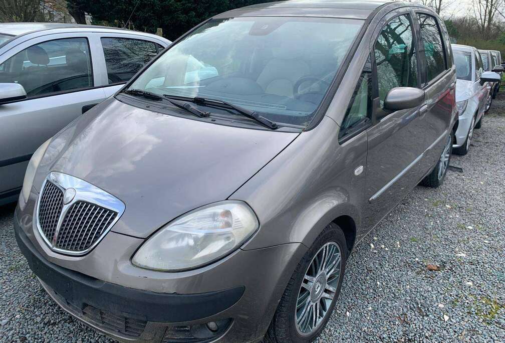 Lancia Musa 1.9 Multijet Oro