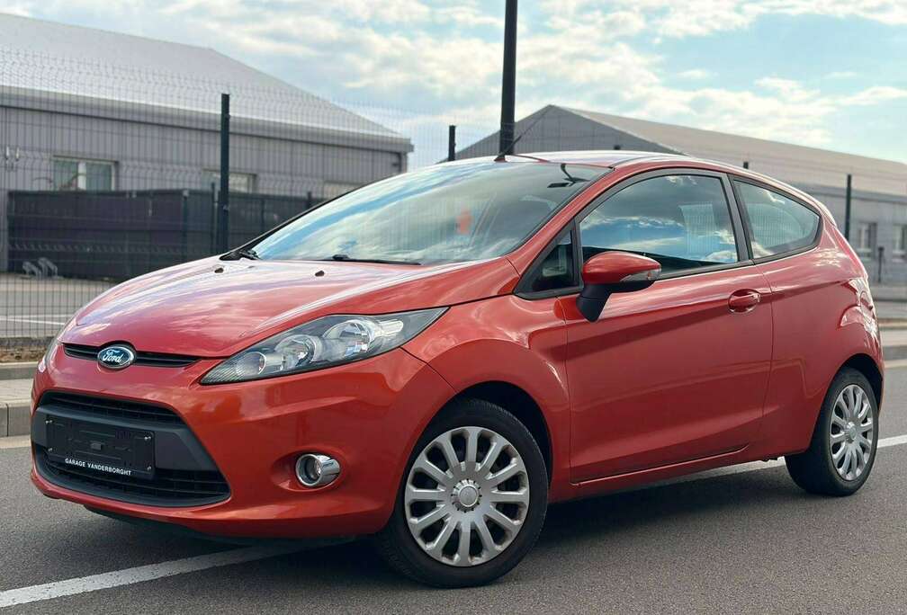 Ford Fiesta 1.25i * 88.000km * Superbe état * 0485/58.09.97
