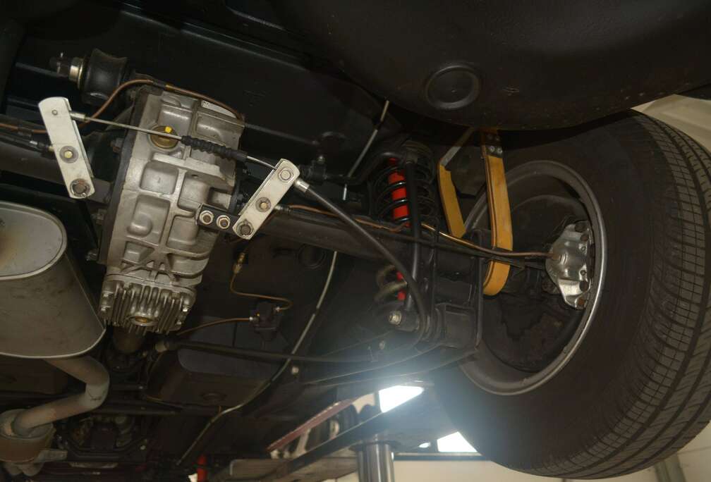 Alfa Romeo 2.0 L SPIDER / BODY OFF GERESTAUREERD / NIEUWSTAAT