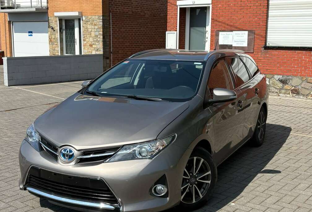 Toyota 1.8 VVT-i Hybrid Automatik Touring Sports Comfort