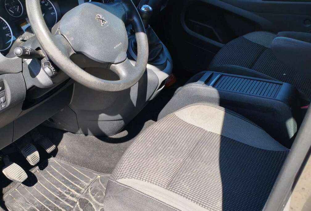 Peugeot Outdoor