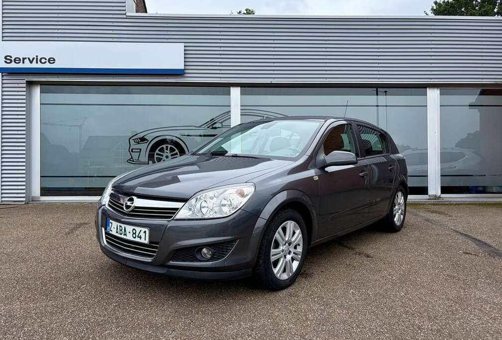 Opel Automaat - Airco - Volledig onderhouden - 1/2 Leder - Perfecte staat - Garantie