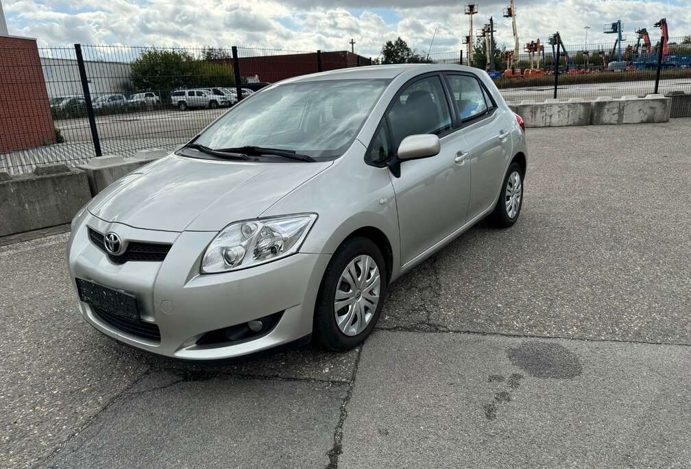 Toyota Auris 1.4 D-4D Linea Luna MM
