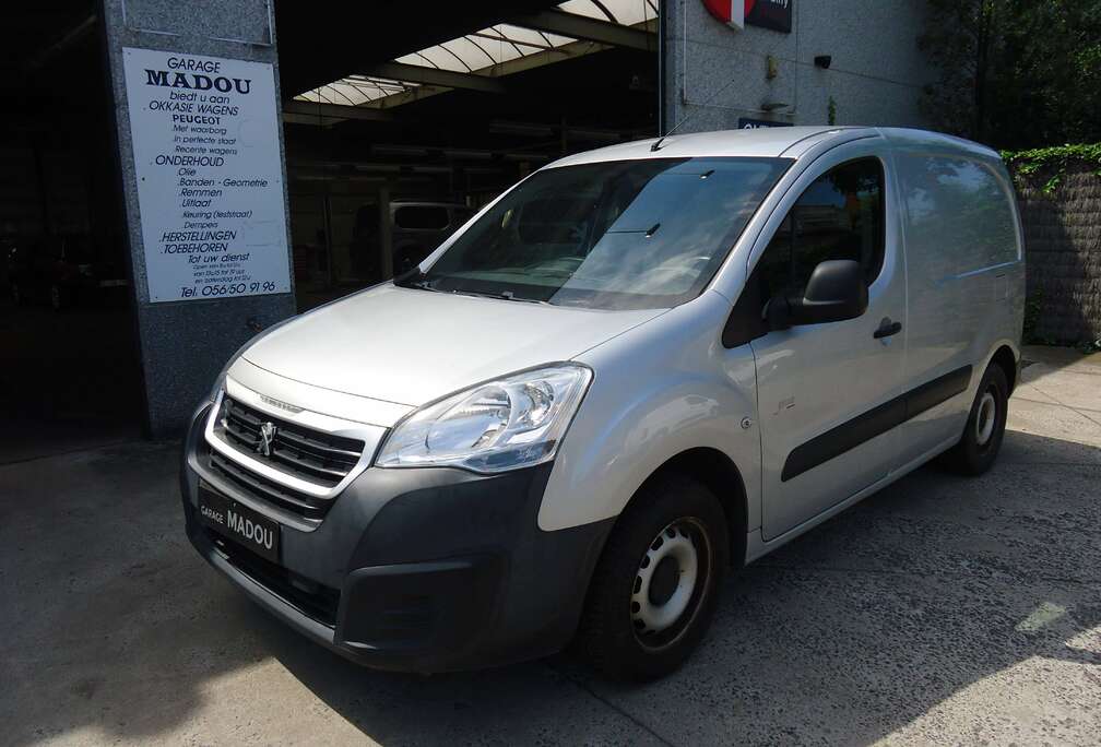 Peugeot 1.6 BlueHDi L2H1 Premium Pack 121 S/S