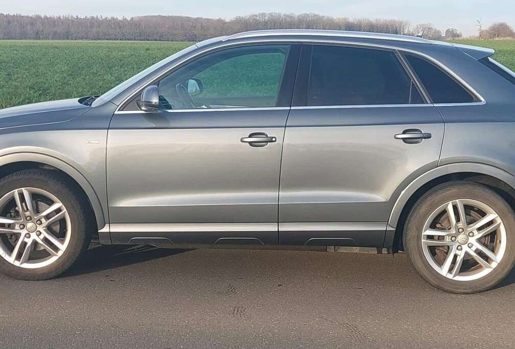Audi Q3 2.0 TDi S line