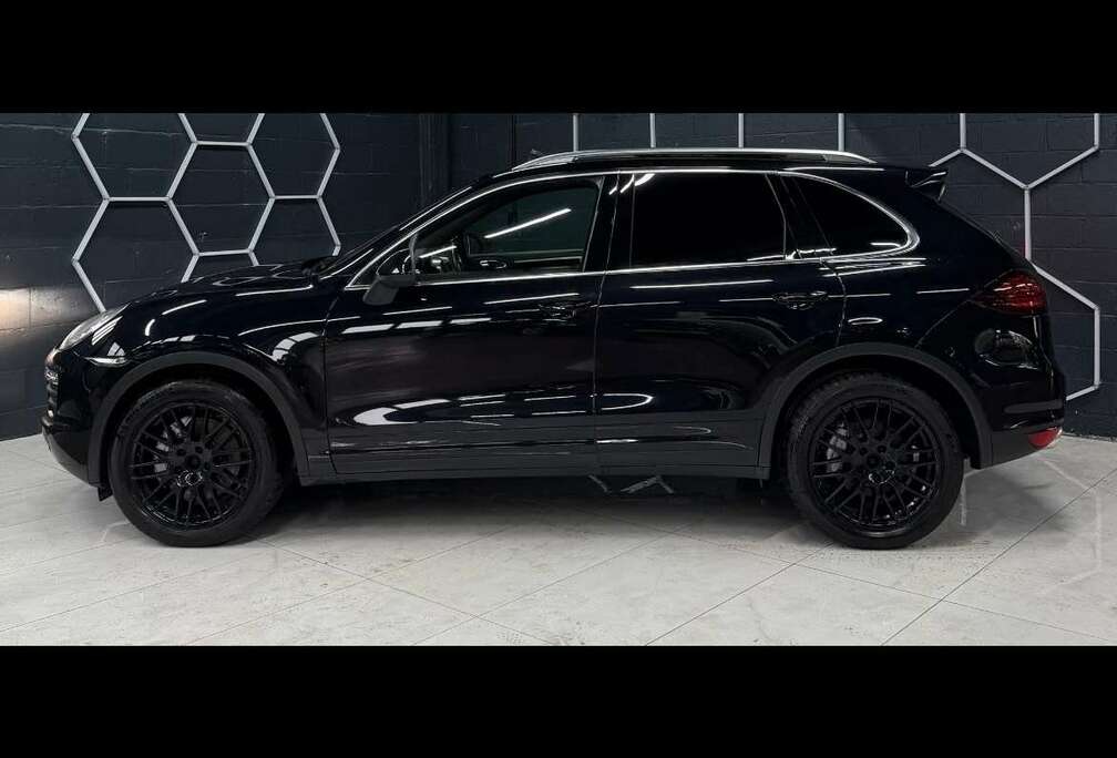 Porsche 4.8i V8 S Tiptronic