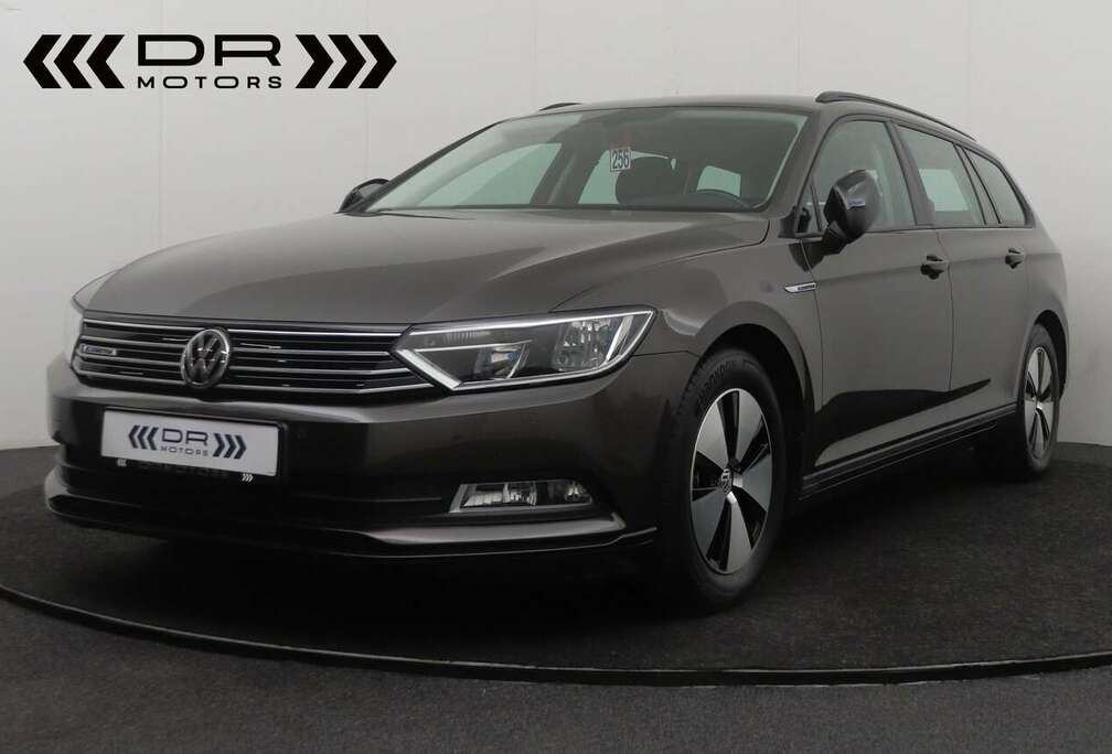 Volkswagen Blue Motion Active Cruise control  Camera