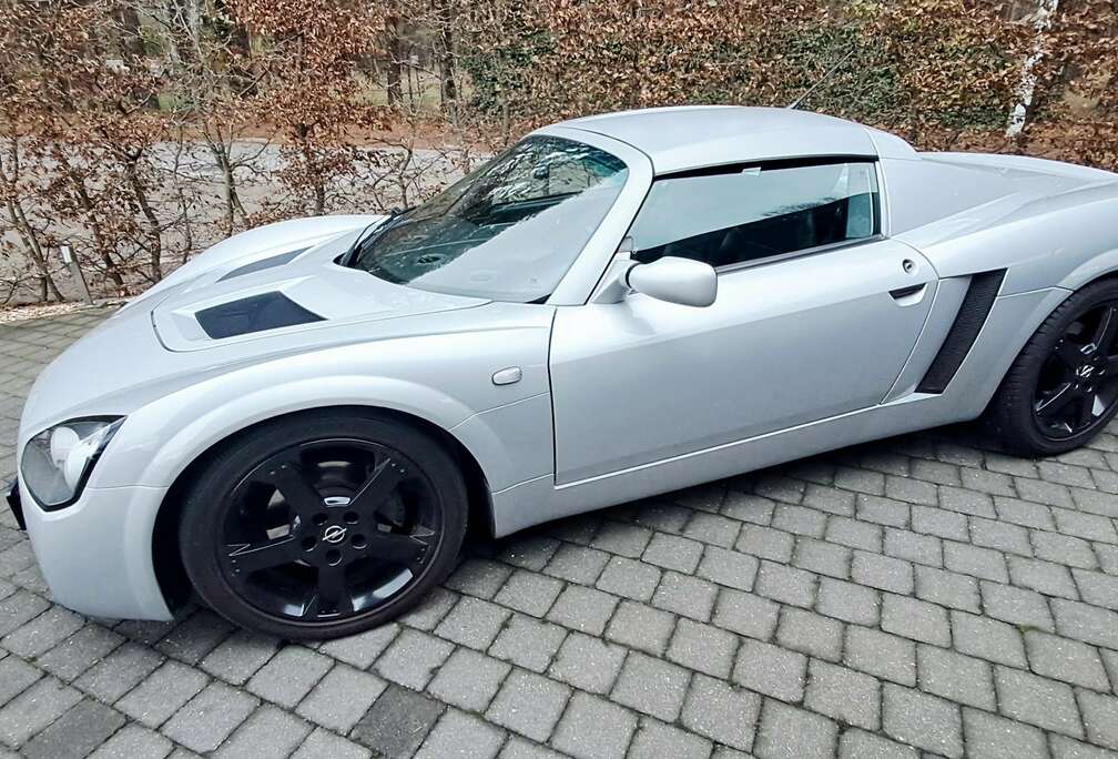 Opel Speedster 2.2