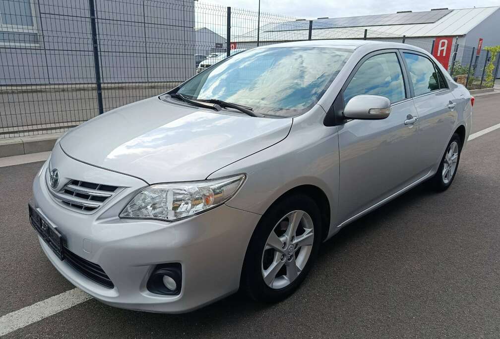 Toyota Corolla 1.6i VVT-i 16v Linea Sol