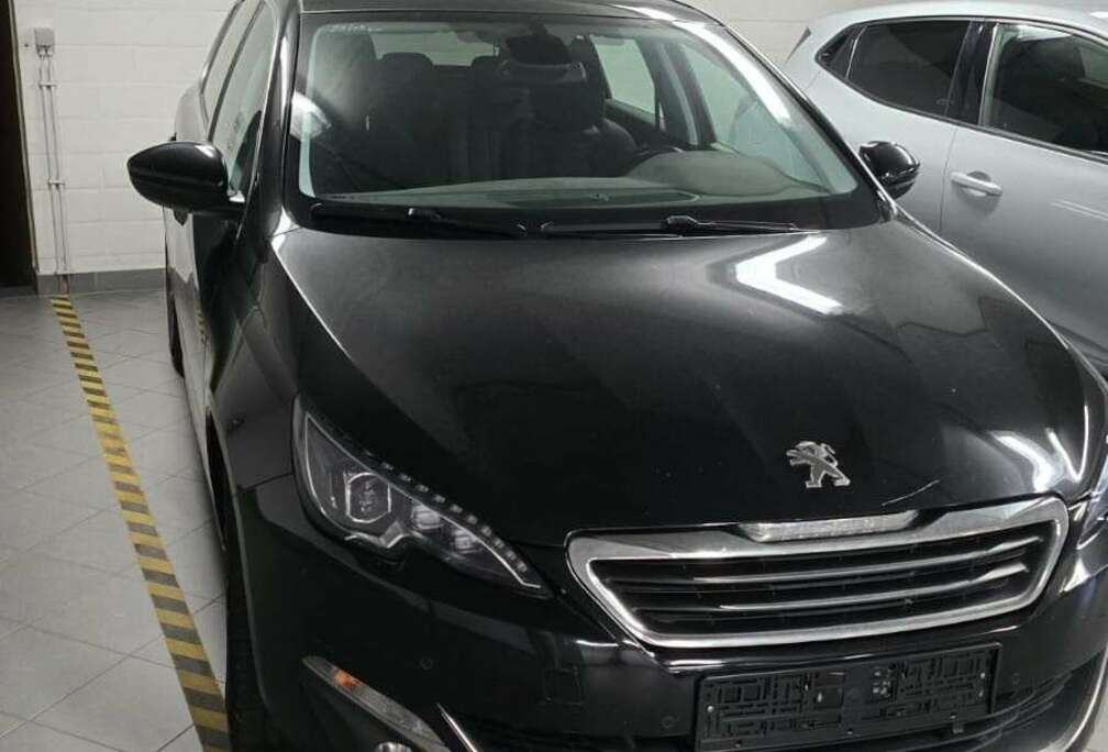 Peugeot PureTech 130 EAT6 Stop & Start Allure