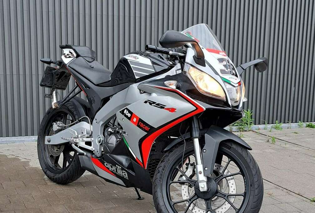 Replica