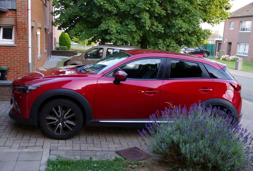 Mazda SkyActiv-D 105 2WD Sports-Line full option