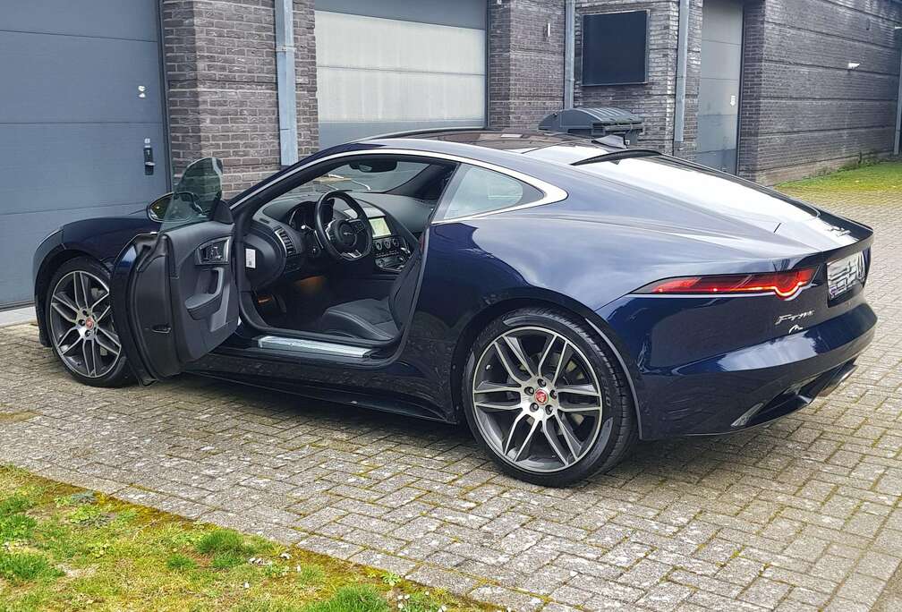 Jaguar F-Type Coupe 2.0 i4 P300 R-Dynamic