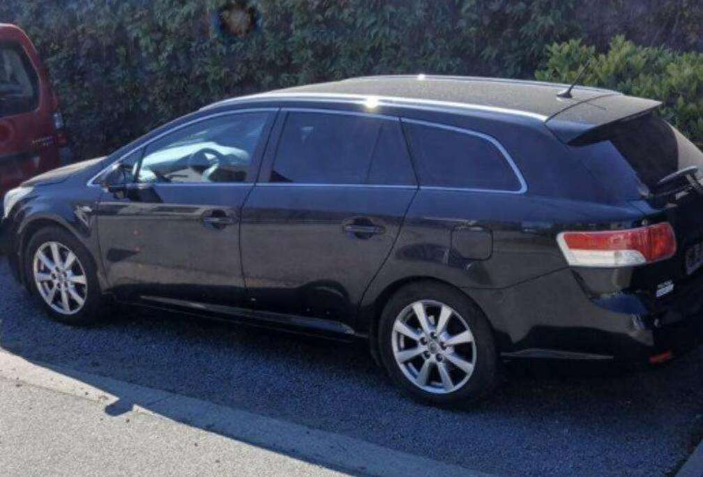 Toyota Avensis SW 2.2 D-4D D-CAT Premium DPF