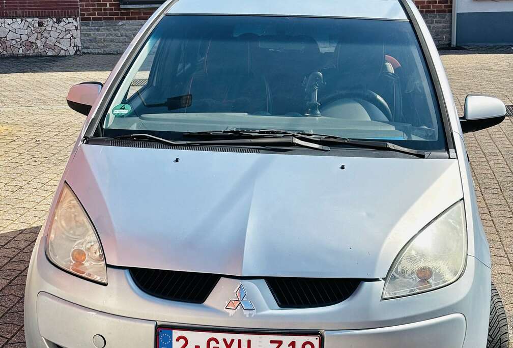 Mitsubishi 1.3i 16v Inform Look