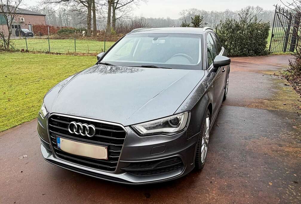 Audi A3 1.6 TDI Attraction S Line