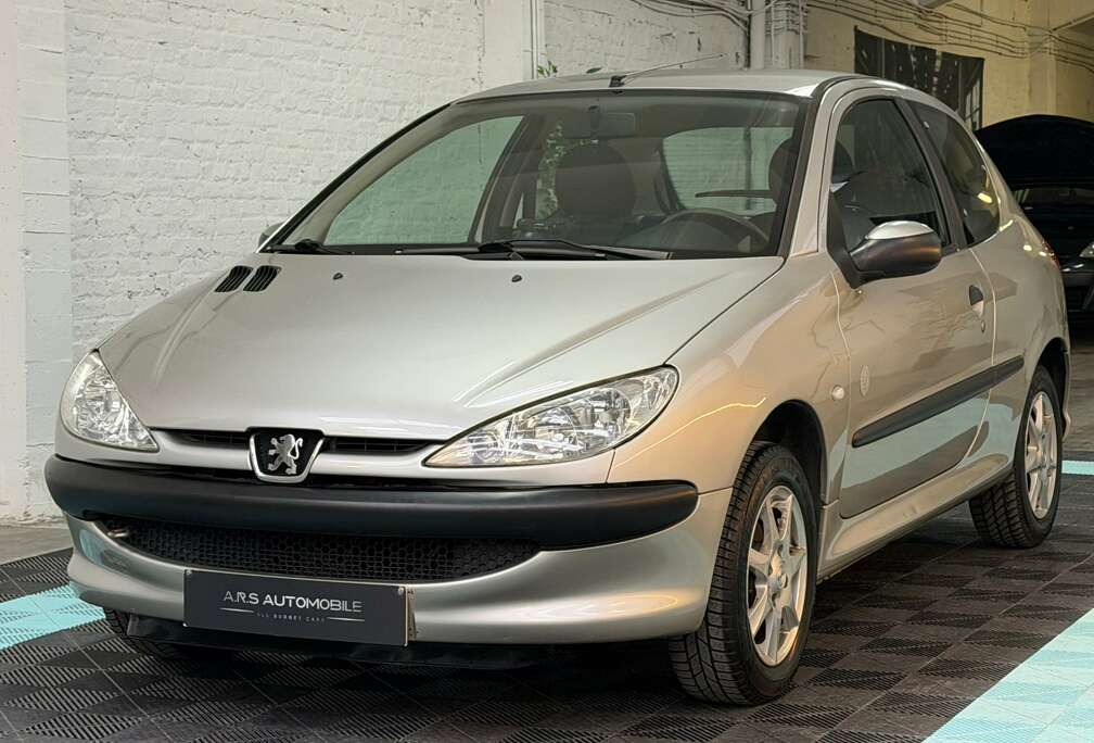 Peugeot 1.1i X-Design - Garantie 12m