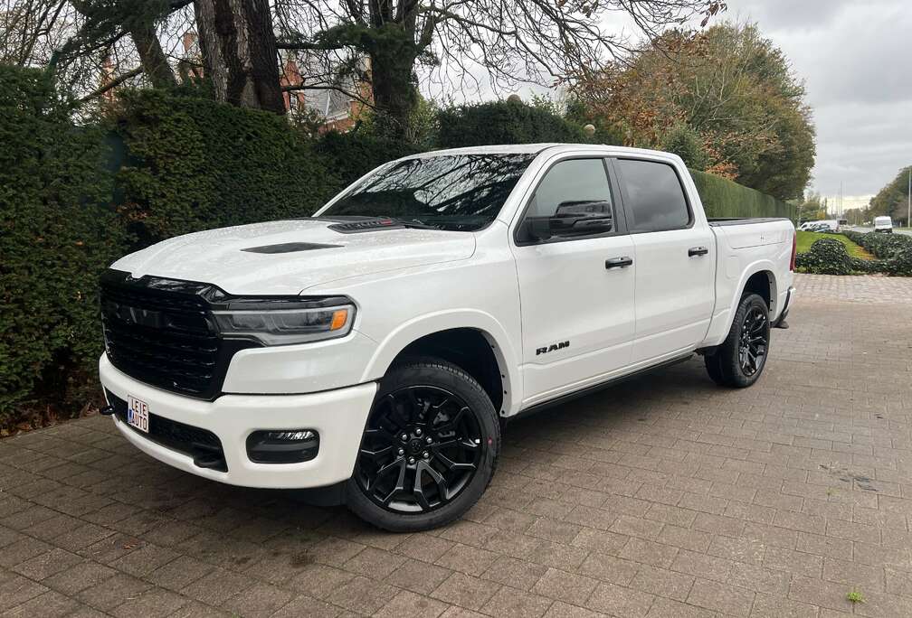 Dodge Limited Night €77.900,- excl btw.