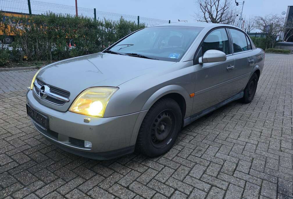 Opel Vectra 2.2 - AUTOMATIC