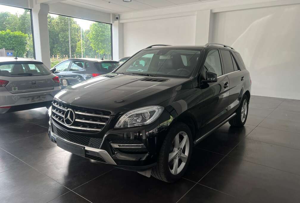 Mercedes-Benz ML 350 BlueTEC 4 MATIC EURO 6  AUTOMAAT NAVIGATIE LEDER LUCHTVERING