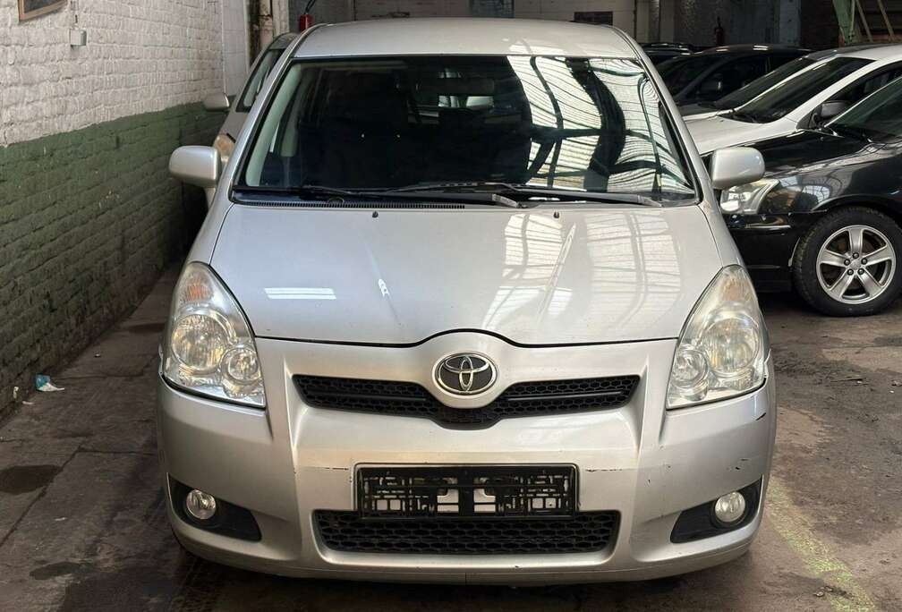 Toyota 115 D-4D 7pl Linea Sol