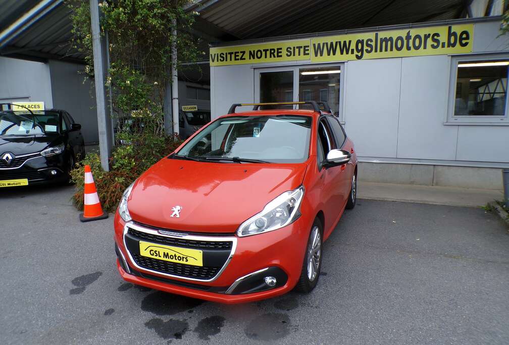 Peugeot 1.2i 82cv 5 portes orange 04/19 Airco GPS Capteurs