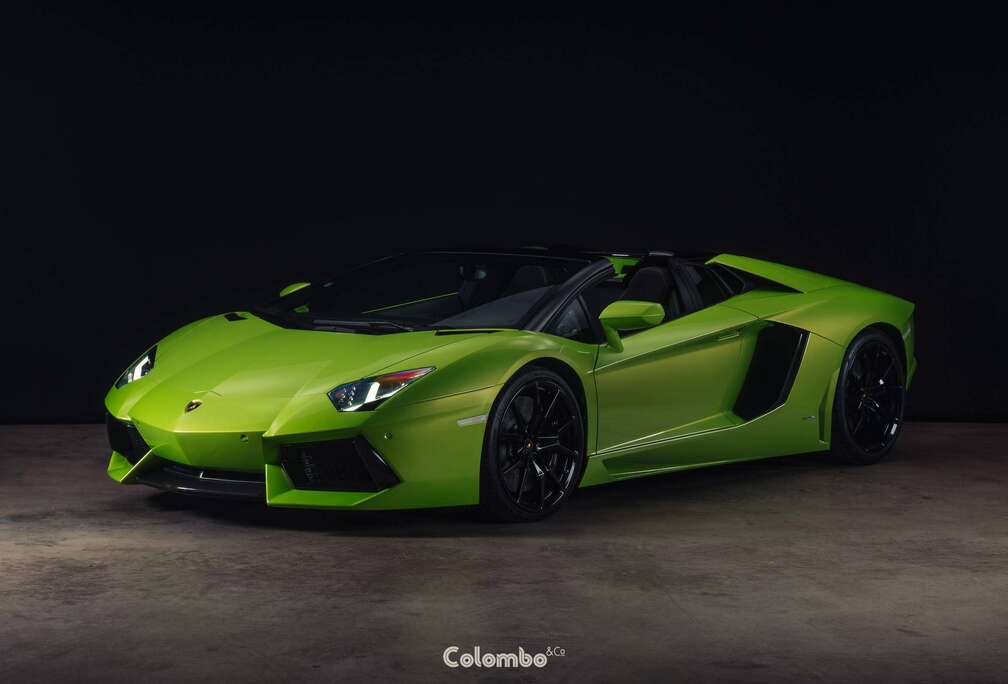 Lamborghini Aventador Roadster LP700-4 - Ithaca Green