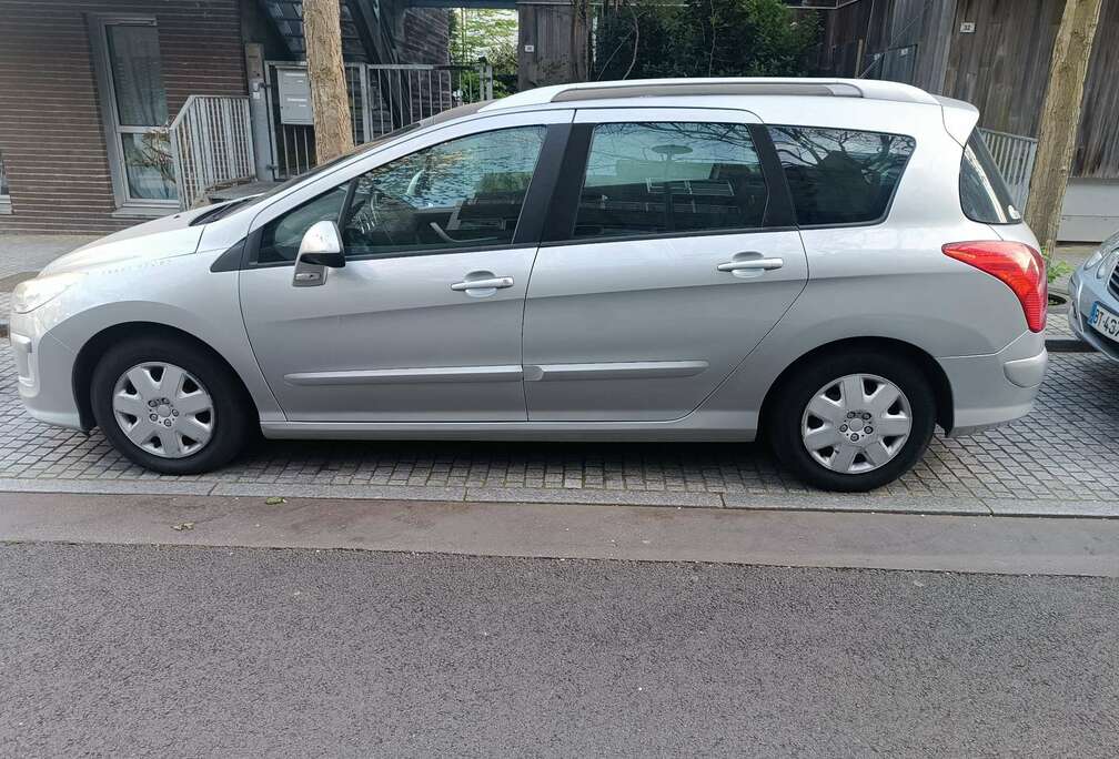 Peugeot SW 1.6 HDi 90ch BLUE LION Premium