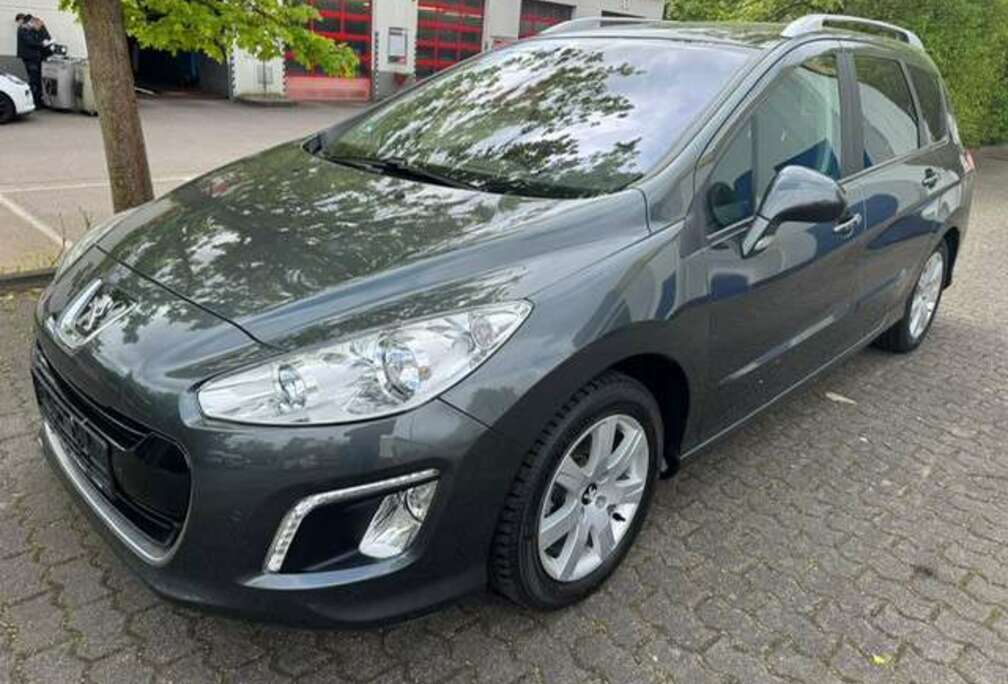 Peugeot PEUGEOT 308 SW PANORAMA KLIMA BLUETOOTH