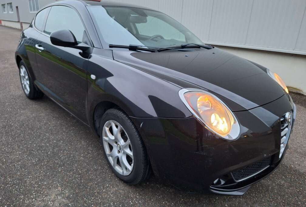 Alfa Romeo 1.4i 8V Bluetooth/PDC/Aut.Airco/Multif. stuur