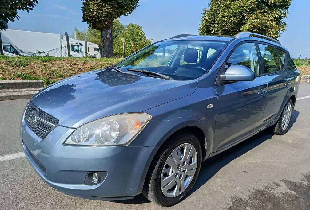 Kia Cee\'d SW 1.6 Turbo CRDi VGT EX iGlobe