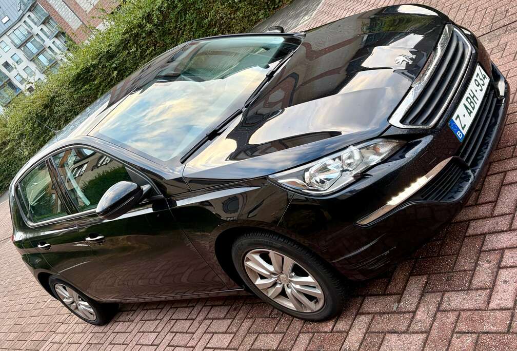 Peugeot 1.2 Style 5 portes Climauto * Impeccable *