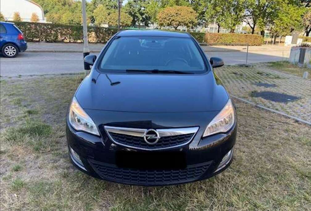 Opel Astra 1.4i Sport