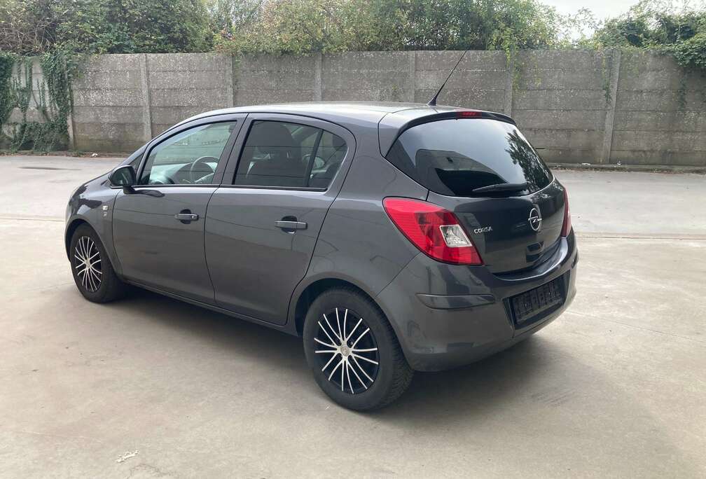 Opel 1.4 benzine 2010 met 122000km*perfect*garantie*