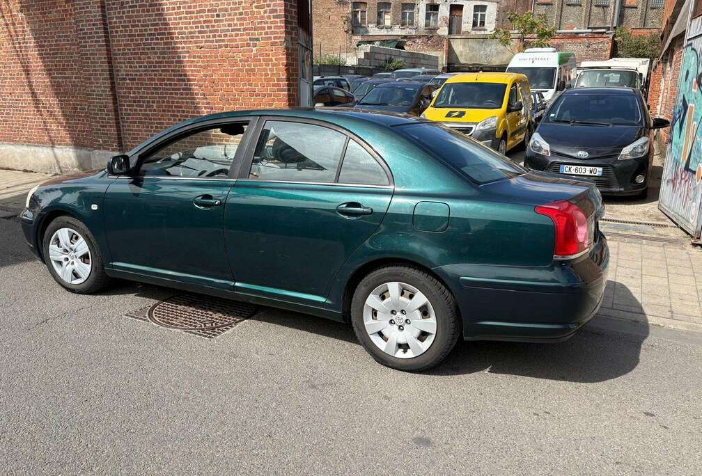 Toyota Avensis 1.8i VVT-i 16v Linea Luna