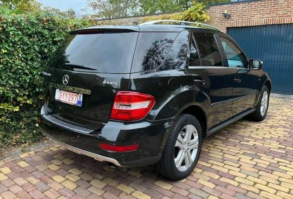 Mercedes-Benz ML 300 CDI 4Matic 7G-TRONIC DPF BlueEFFICIENCY