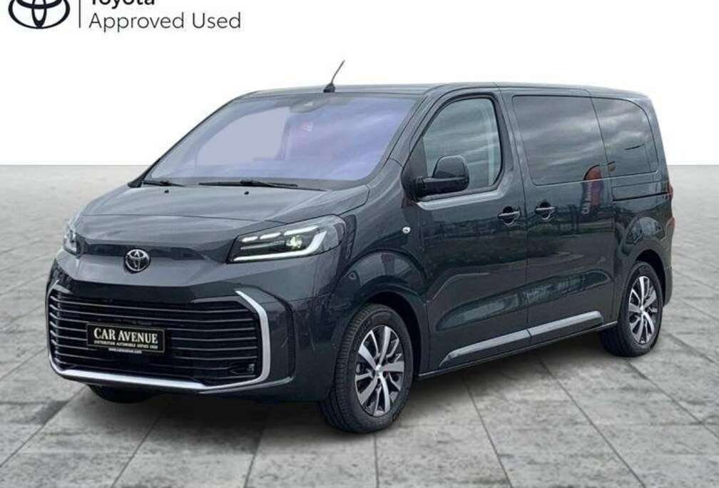 Toyota FAMILY 8 PLACES