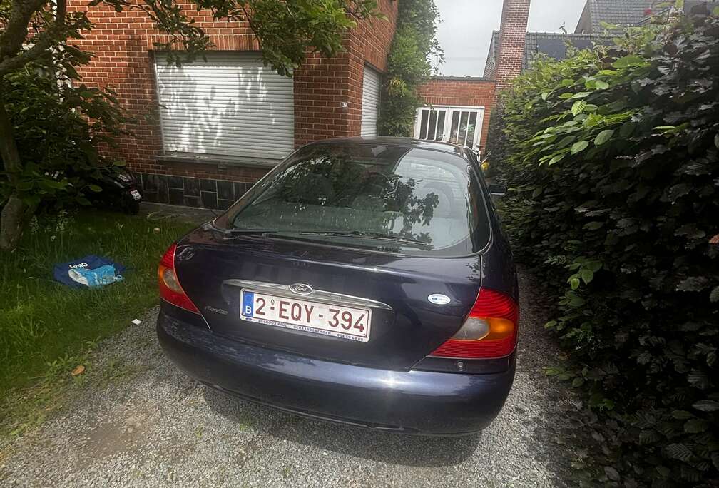 Ford 1.8 Turbo GLX Silverline