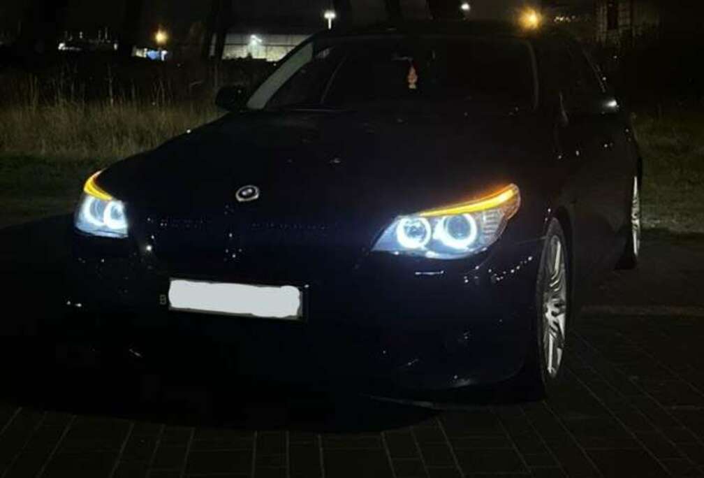 BMW 520i